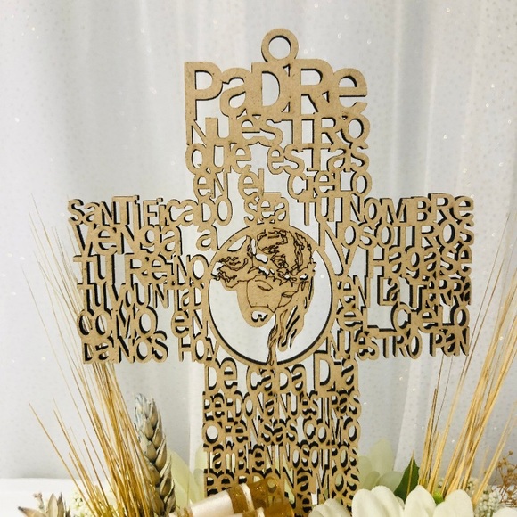 Baptism Floral Centerpieces, First Communion F. - Picture 7 of 9